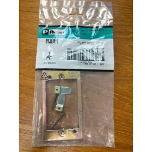 PANDUIT MWBA1 Wall board adapter - single gang